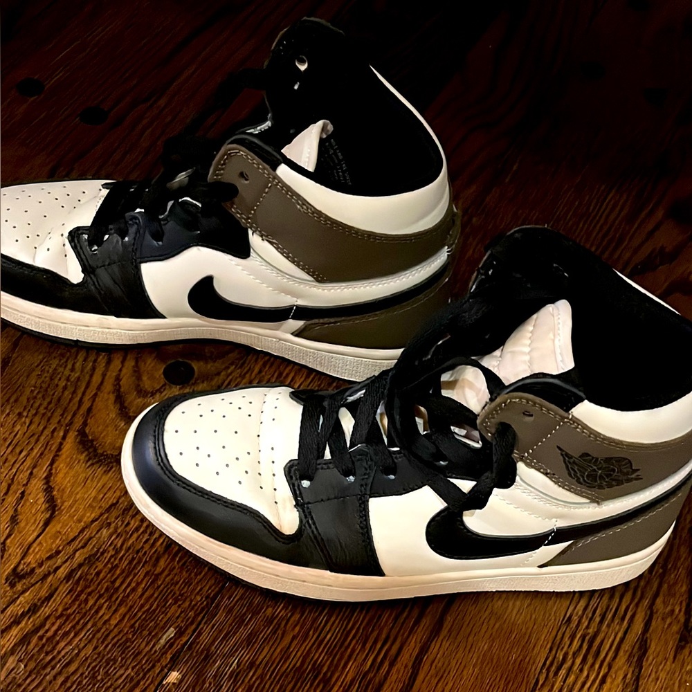 Jordan 1 Mocha